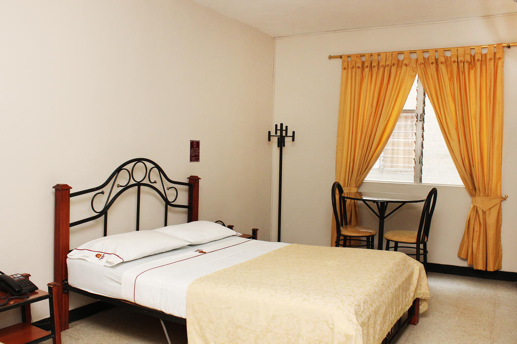 Hotel Normandia Медельїн Номер фото