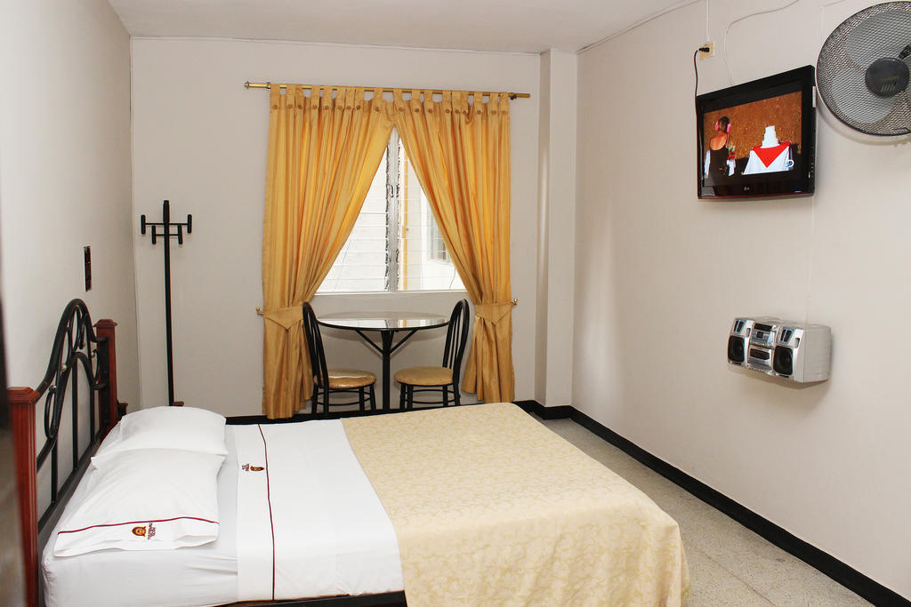 Hotel Normandia Медельїн Номер фото